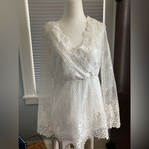 Boston Proper beautiful white top with mesh bell sleeve floral with white cami
